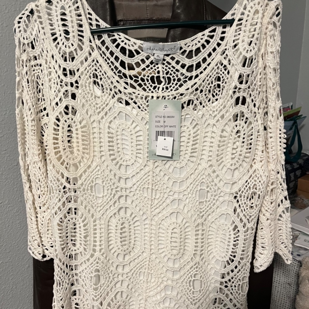 Lace top - Picture 2 of 4